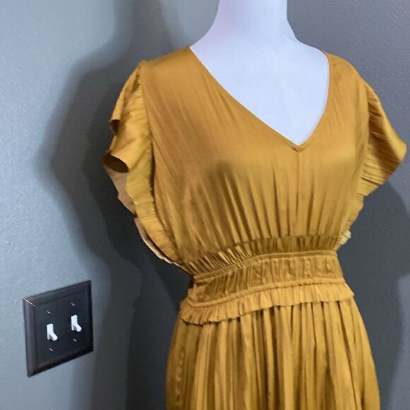 Roan + Ryan Talulah Dress beautiful gold color fabric flattering ruffles - Picture 4 of 14